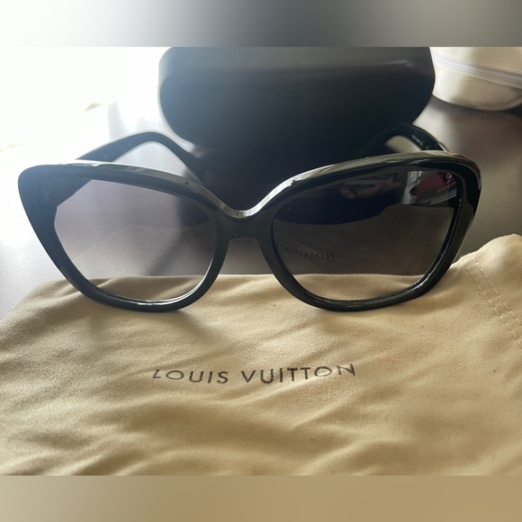 Louis Vuitton Sunglasses - Picture 1 of 9